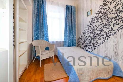 Rent apartments in the center, Saint Petersburg - apartment by the day