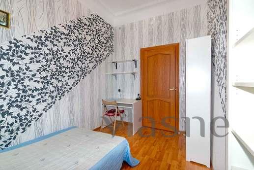 Rent apartments in the center, Saint Petersburg - apartment by the day