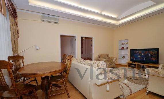 3 BR. apartments in the center of Moscow, Moscow - apartment by the day