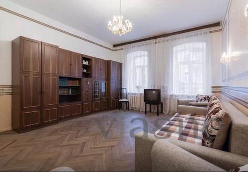 2 bedroom apartment near the metro, Saint Petersburg - apartment by the day