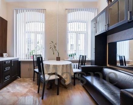 2 bedroom apartment near the metro, Saint Petersburg - apartment by the day
