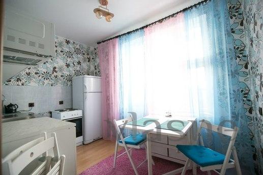 1 Single close to the metro. Free Wi-Fi, Novosibirsk - apartment by the day