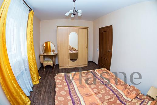 Cozy close to the metro. 73 sq.m. Wi-Fi, Novosibirsk - apartment by the day
