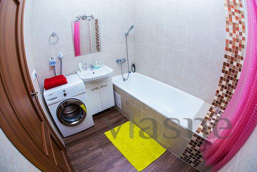 Cozy close to the metro. 73 sq.m. Wi-Fi, Novosibirsk - apartment by the day