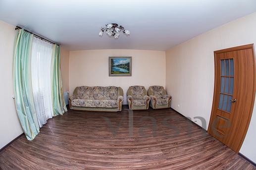 Cozy close to the metro. 73 sq.m. Wi-Fi, Novosibirsk - apartment by the day