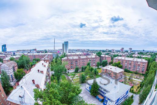 Cozy close to the metro. 73 sq.m. Wi-Fi, Novosibirsk - apartment by the day