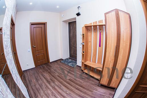 Cozy close to the metro. 73 sq.m. Wi-Fi, Novosibirsk - apartment by the day