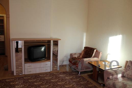 One bedroom apartment in the center, Tyumen - apartment by the day