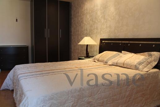 Two-bedroom apartments in the center, Tyumen - apartment by the day
