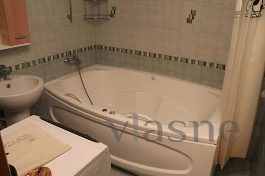 Two-bedroom apartments in the center, Tyumen - apartment by the day