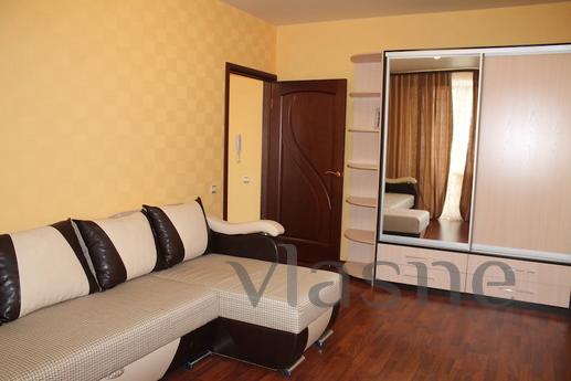One bedroom apartment in the center, Tyumen - apartment by the day