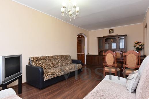 Two-bedroom apartment near KRK Uralets, Yekaterinburg - apartment by the day