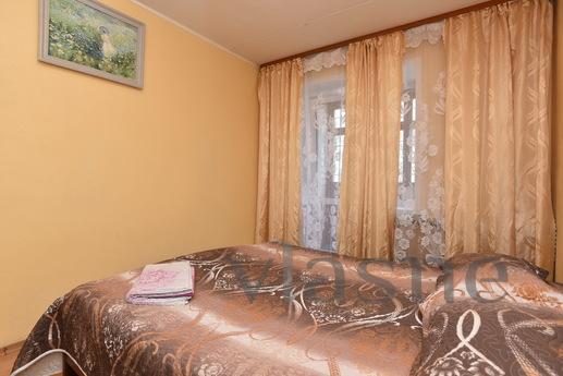 Two-bedroom apartment near KRK Uralets, Yekaterinburg - apartment by the day