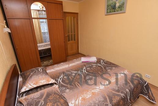 Two-bedroom apartment near KRK Uralets, Yekaterinburg - apartment by the day