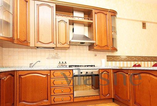 Bright two-bedroom apartment, Moscow - apartment by the day