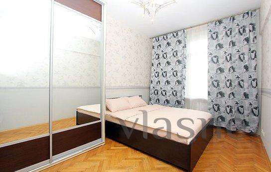 Bright two-bedroom apartment, Moscow - apartment by the day