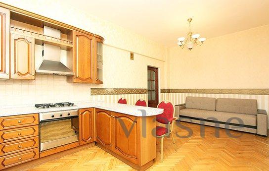 Bright two-bedroom apartment, Moscow - apartment by the day
