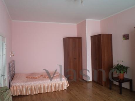 Cozy, bright apartment near the railway / train station in t