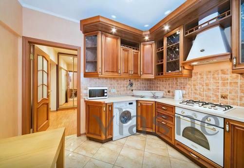 Luxury apartments in the metro, Saint Petersburg - apartment by the day