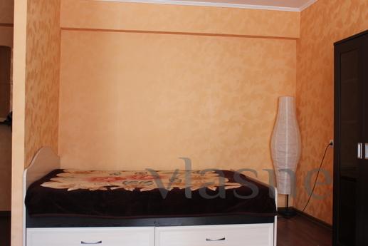 Cozy one-bedroom apartment near the rail, Novosibirsk - apartment by the day