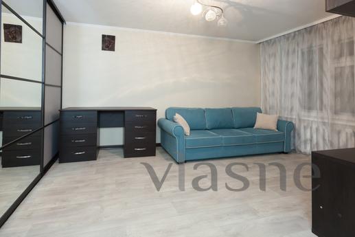 Cozy one-bedroom apartment near the rail, Novosibirsk - apartment by the day