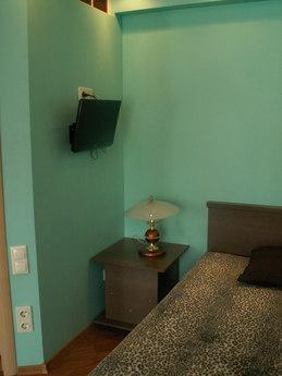Beautiful bright studio near the Railway, Novosibirsk - apartment by the day