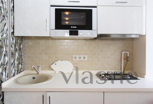 I rent. Very bright apartment within walking distance of the