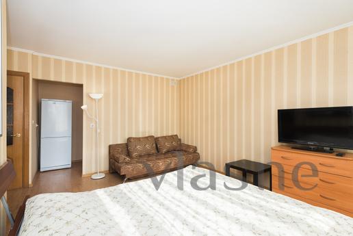 Marin Dom Na Vostoshnoy 72, Yekaterinburg - apartment by the day