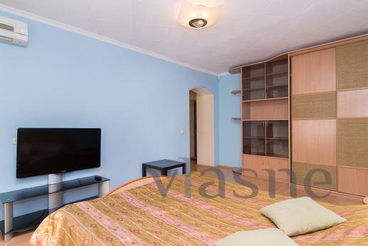 Marin Dom na Lunacharskogo, 171, Yekaterinburg - apartment by the day