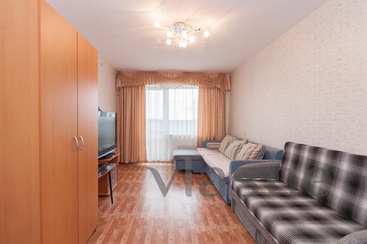 Marin Dom na Mendeleeva 31, Yekaterinburg - apartment by the day