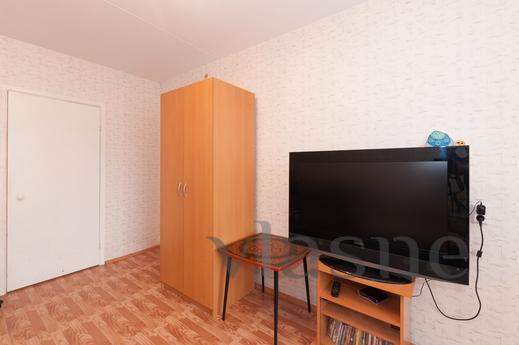 Marin Dom na Mendeleeva 31, Yekaterinburg - apartment by the day