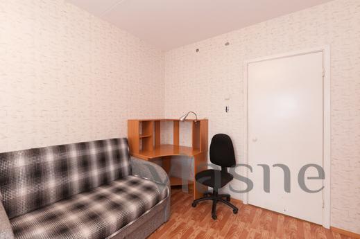 Marin Dom na Mendeleeva 31, Yekaterinburg - apartment by the day