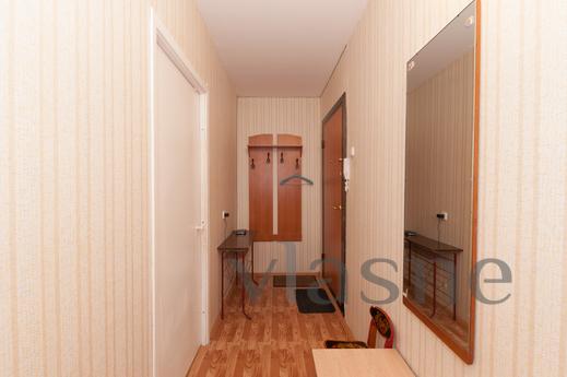 Marin Dom na Mendeleeva 31, Yekaterinburg - apartment by the day