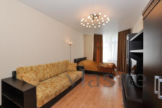 Marin Dom na Bazhova 68, Yekaterinburg - apartment by the day