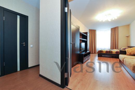 Marin Dom na Bazhova 68, Yekaterinburg - apartment by the day