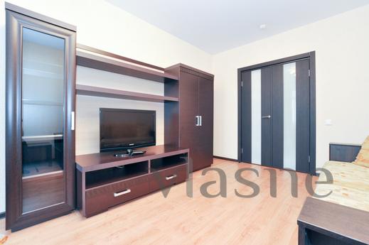 Marin Dom na Bazhova 68, Yekaterinburg - apartment by the day