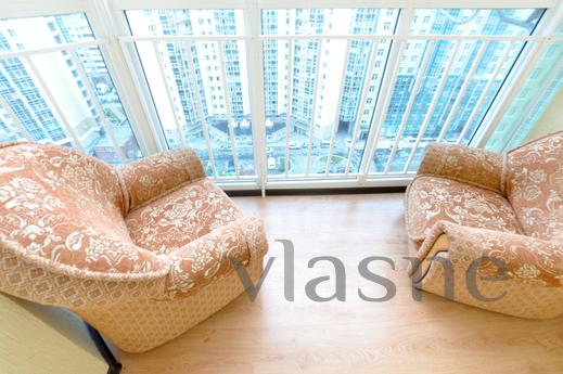 Marin Dom na Bazhova 68, Yekaterinburg - apartment by the day