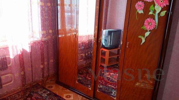 Clean, spacious and cozy apartment !!!, Barnaul - apartment by the day
