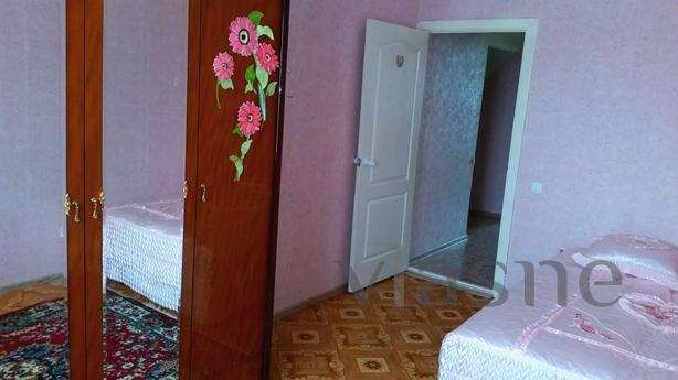 Clean, spacious and cozy apartment !!!, Barnaul - apartment by the day