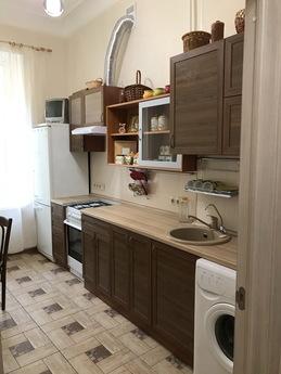 Metro Chernyshevskaya 5-7 minutes walk. Apartment after repa