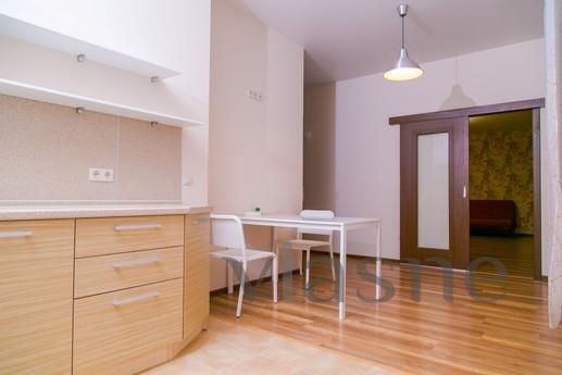 Clean, comfortable one-bedroom apartment, Kazan - apartment by the day