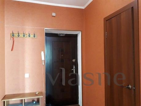 Clean, not smoky, sleeps 4, Novosibirsk - apartment by the day