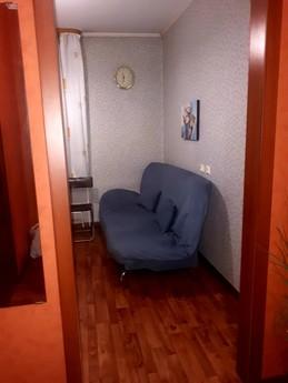 Clean, not smoky, sleeps 4, Novosibirsk - apartment by the day