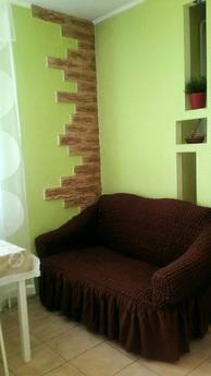 Clean, not smoked, 4 beds, Novosibirsk - apartment by the day