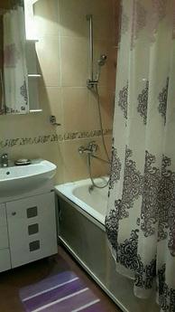 Clean, not smoked, 4 beds, Novosibirsk - apartment by the day