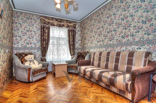 Large apartment in the center, Saint Petersburg - apartment by the day