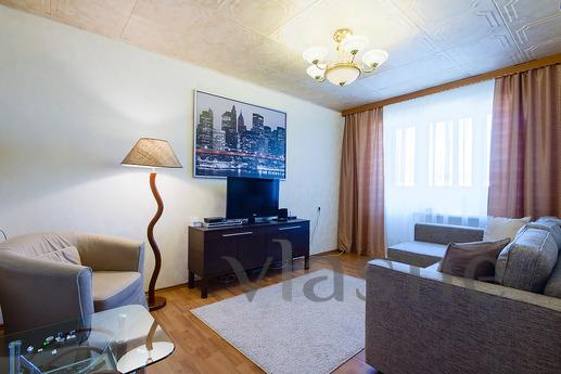 We offer daily and for a long time a luxury 2-bedroom apartm