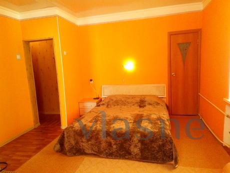 Metro Marx, Wi-Fi, excellent condition, Novosibirsk - apartment by the day
