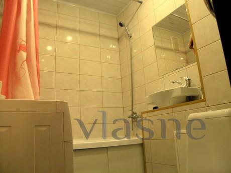 Metro Marx, Wi-Fi, excellent condition, Novosibirsk - apartment by the day