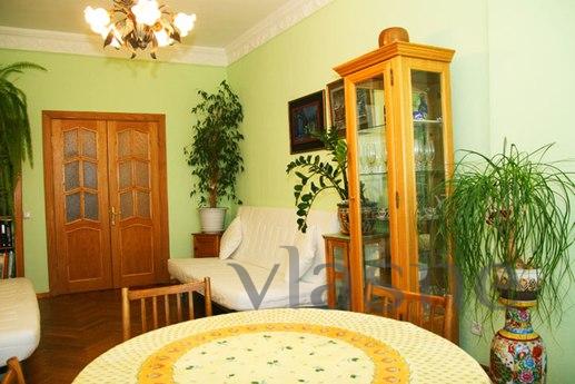 3 bedroom apartment in the center daily, Moscow - apartment by the day